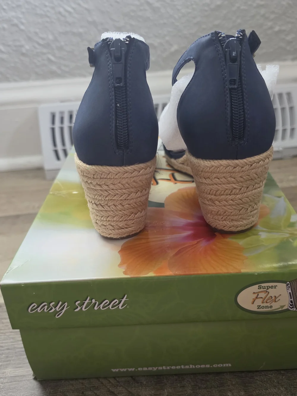 NEW Easy Street Daytona Espadrille Wedge Sandals Navy Blue 7.5 WW Wide